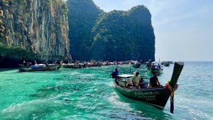 Thailands Maya Bay öffnet wieder für Touristen