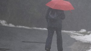 Plötzlich sitzt er auf der Straße