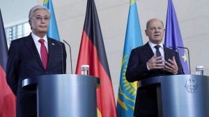 Scholz empfängt Staatspräsident von Kasachstan