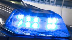 Sechs Männer und eine Frau sollen Heranwachsende vergewaltigt haben