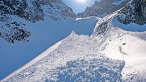 Wann der Schnee gefährliche Risse bekommt