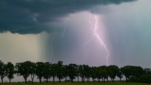 Wetterdienst warnt vor schweren Gewittern