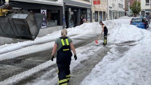 Winterdienst räumt Hagelberge