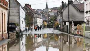 Höchste Unwetterwarnstufe in Nordfrankreich ausgerufen