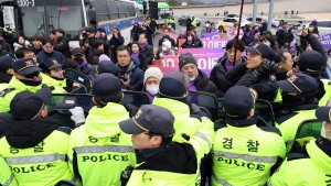 Haftstrafen für zwei frühere Polizisten nach Massenpanik in Seoul