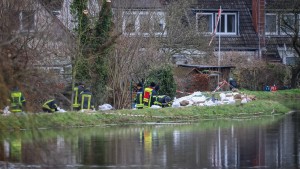 Innenministerin warnt Schaulustige in Hochwasser-Gebieten