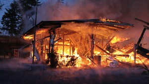 Millionenschaden durch Feuer in Freizeitpark im Bayerischen Wald