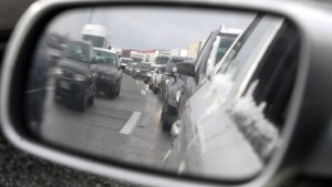 Drei Menschen sterben auf schneeglatten Straßen