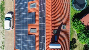 Solaranlage plus Speicher bringen dem Stromnetz wenig