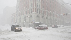 Rekordverdächtiger Schneesturm sorgt für Chaos