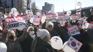 Proteste nach gescheiterter Verhaftung Yoons