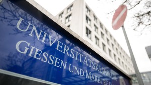 Warum die Uni Marburg 22 Medizinstudenten exmatrikuliert hat