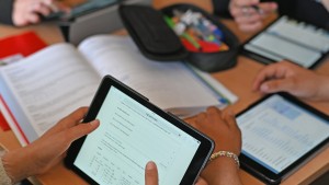 „Unterricht mit Tablets und Laptops macht dümmer“