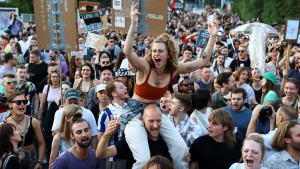 „Rave-Demo“ in Essen vor AfD-Parteitag