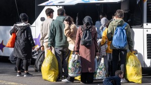 Vorrang für politisch Verfolgte durch Einreisekontrolle