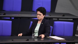 Justizministerin will Geld von Flüchtlingen beschlagnahmen