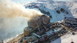 Großbrand im türkischen Skigebiet sorgt für Entsetzen