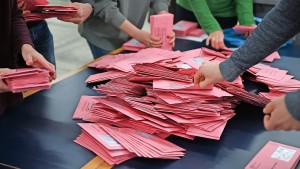 Ermittlungen wegen Betrugs bei Frankfurter Oberbürgermeisterwahl