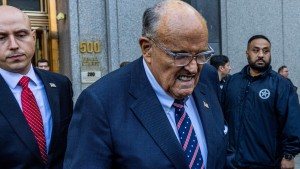 Giuliani gibt Oldtimer und Uhren ab, um Millionenstrafe zu begleichen