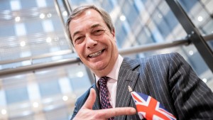 Nigel Farage zieht ins britische Dschungelcamp ein