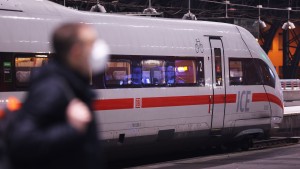 Maskenpflicht im Fernverkehr der Bahn fällt früher als geplant