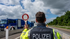 1700 unerlaubte Einreisen an Westgrenzen