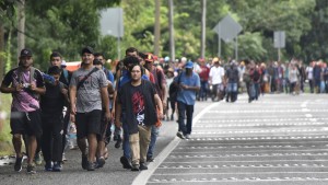 Hunderte wollen vor Weihnachten US-Grenze überqueren