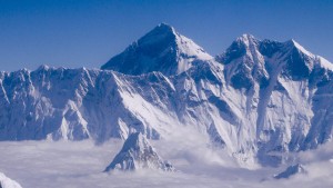 Mount Everest hat sich durch Erdbeben verschoben