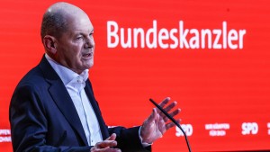 Scholz mit Forderungen zu Investitionen, Mindestlohn und Netzentgelten