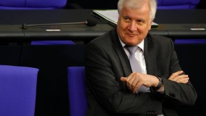 Wie Seehofer seine Beamten erschreckt