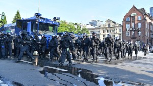 Polizei sperrte grundlos friedliche Demonstranten ein