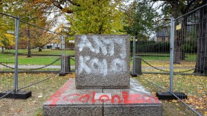 Ein Denkmal kann auch ein Mahnmal sein