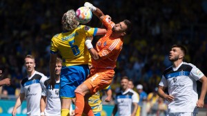 HSV siegt glücklich, Paderborn furios