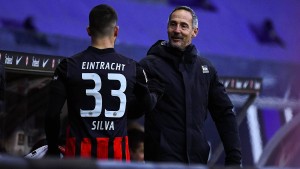 Hütter bekennt sich zur Eintracht