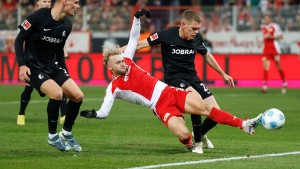 Freiburg trotz Grifos Missgeschick auf Platz vier