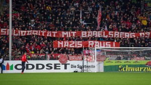 Ist der Fußballverband auf dem rechten Auge blind?