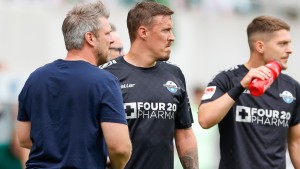 Krachender Fehlstart für Kruse und Paderborn