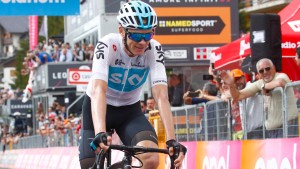 Froome stürmt ins Rosa Trikot