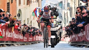 Toursieger Pogačar triumphiert bei Strade Bianche