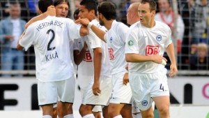 Berlin und Bochum mit Mühe weiter - Lange Pause in Haching