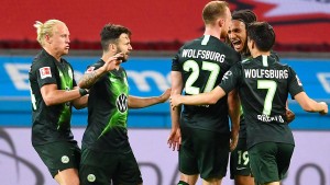 Wolfsburg spielt Leverkusen schwindelig