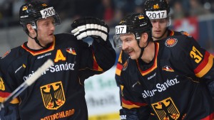 Prestigesieg beim Eishockey-Neuanfang