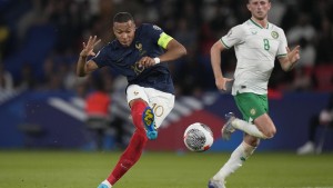 Frankreich besiegt Irland – Niederlande souverän