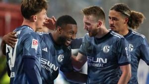 Schalke siegt mit ganz viel Glück