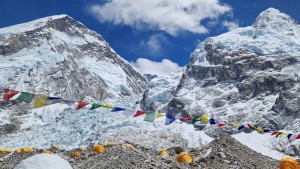 Stauwarnung am höchsten Berg der Welt