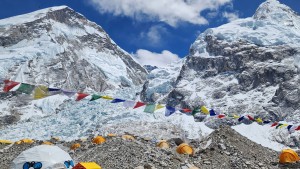 Amerikanischer Bergsteiger stirbt auf Mount Everest