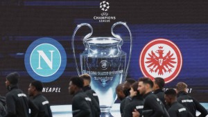 Gewinnt der „Eintracht-Frankfurt-Fußball“ in Neapel?