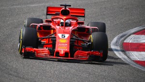 Ein Rammstoß bremst Vettel aus