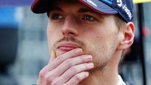 Verstappen siegt und hadert