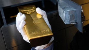 Goldbestand von Anlegern sinkt deutlich